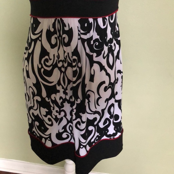 Sleeveless dress - Picture 3 of 3